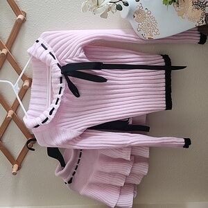 Medium size 🩷 Pink sweater and skirt set❣️